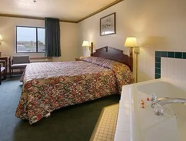 Super 8 By Wyndham Il Motel Paris