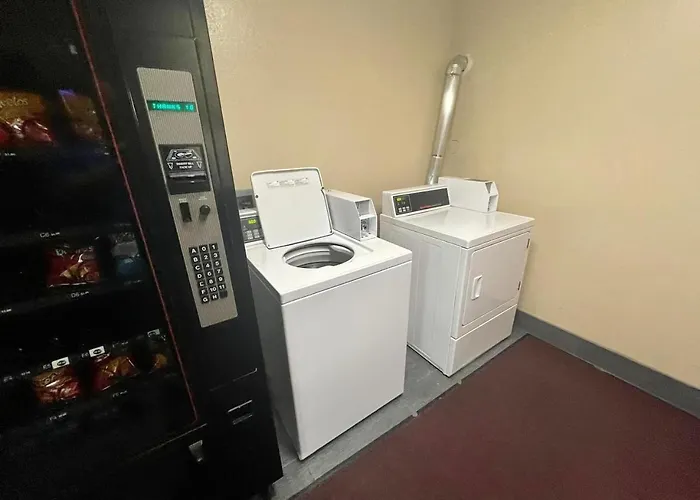 Super 8 By Wyndham Il Motel 2*