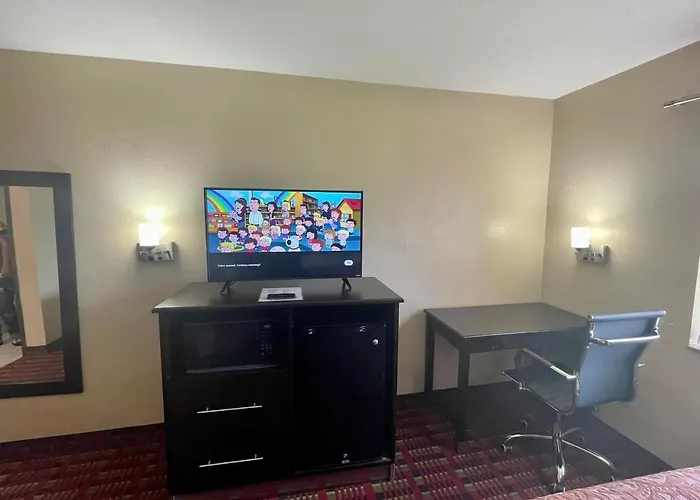 Super 8 By Wyndham Il Motel