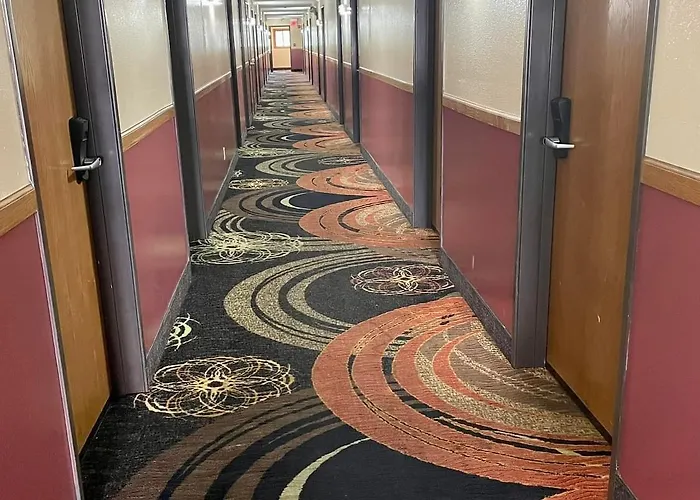 Super 8 By Wyndham Il Motel Paris