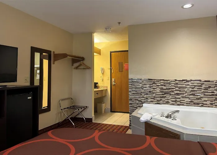 Super 8 By Wyndham Il Paris