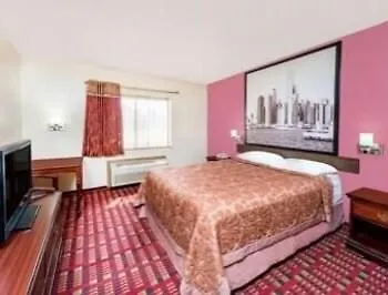Super 8 By Wyndham Il 2* Paris