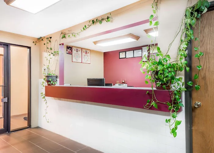 Motel Super 8 By Wyndham Il Paris