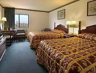 Super 8 By Wyndham Il 2*